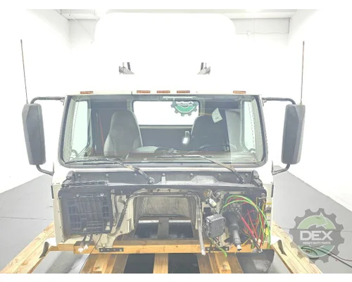 VOLVO VNL day cab Cab