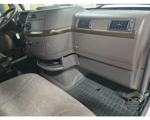 VOLVO VNL day cab Cab