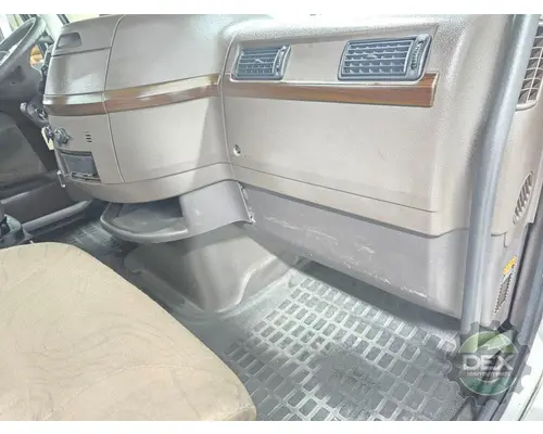 VOLVO VNL day cab Cab