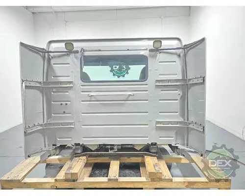 VOLVO VNL day cab Cab