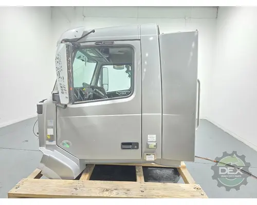 VOLVO VNL day cab Cab