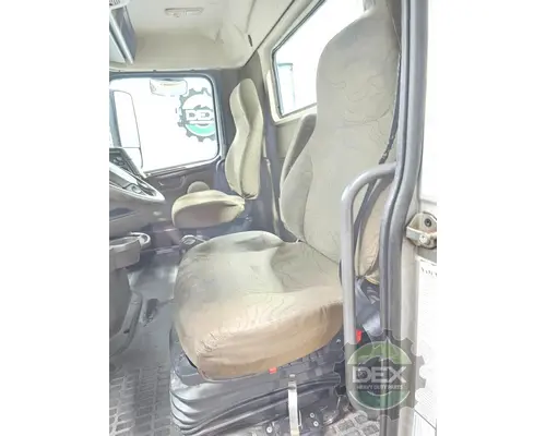 VOLVO VNL day cab Cab