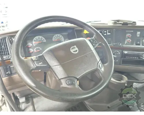 VOLVO VNL day cab Cab