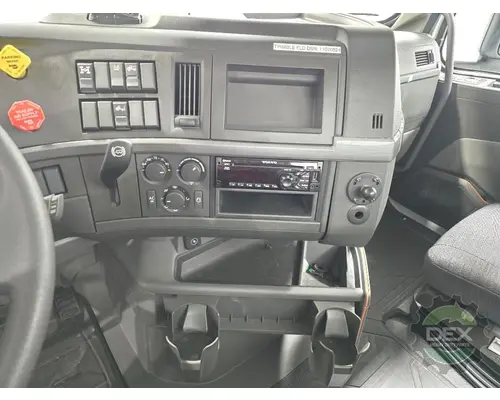 VOLVO VNL day cab Cab