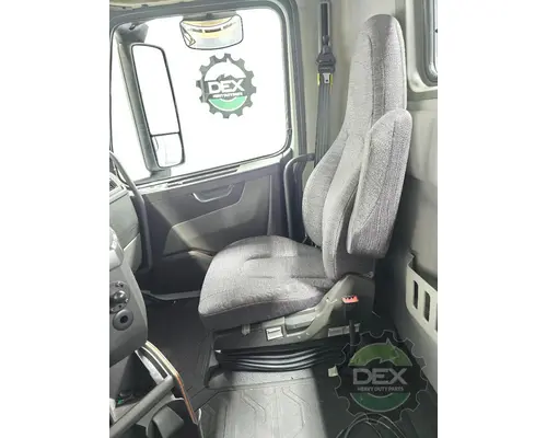 VOLVO VNL day cab Cab