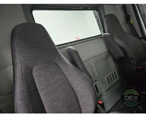 VOLVO VNL day cab Cab