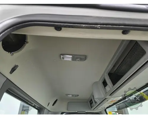 VOLVO VNL day cab Cab