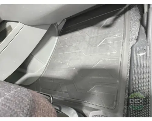 VOLVO VNL day cab Cab