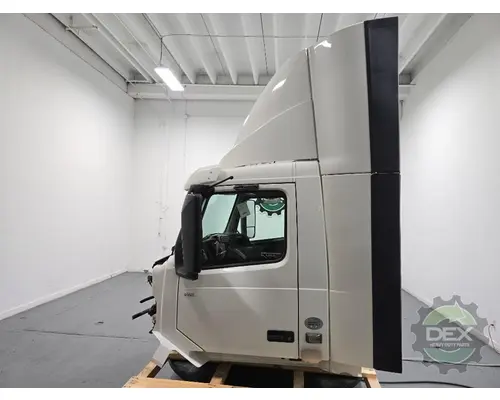 VOLVO VNL day cab Cab