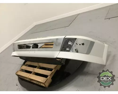 VOLVO VNL version 2 8611 bumper, front