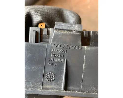 VOLVO VNL200 Dash Panel