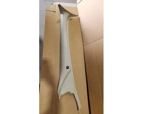 VOLVO VNL200 Door Panel (Trim)