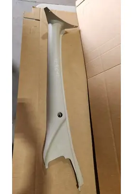 VOLVO VNL200 Door Panel (Trim)