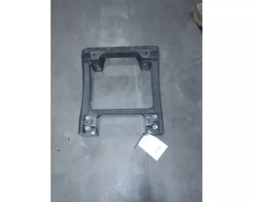 VOLVO VNL200 Fairing Bracket