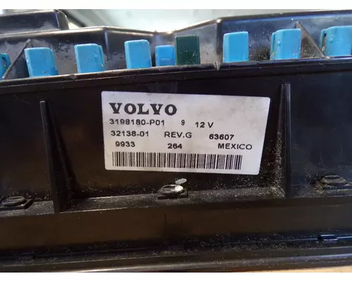 VOLVO VNL200 Instrument Cluster