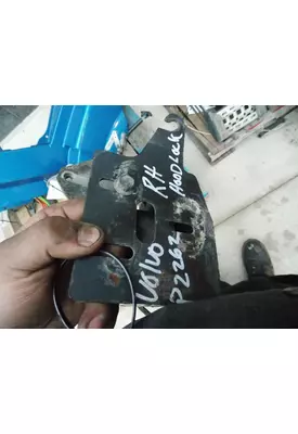 VOLVO VNL200 Latches and Locks