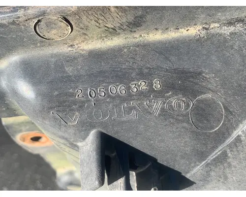 VOLVO VNL200 Radiator Shroud