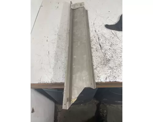 VOLVO VNL200 Side Fairing