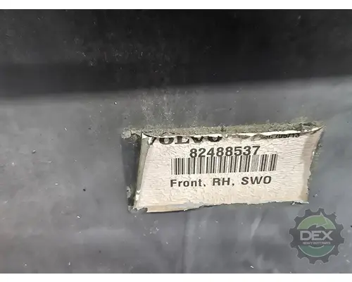 VOLVO VNL300 1644 bulb socket