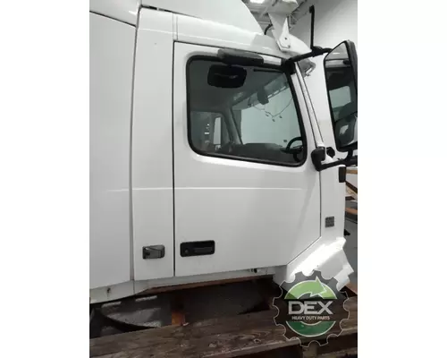 VOLVO VNL300 8102 cab, complete