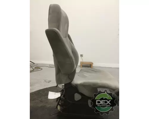 VOLVO VNL300 8521 front seat, complete