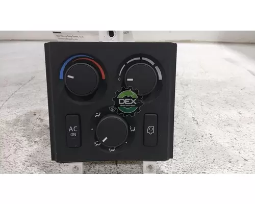 VOLVO VNL300 8715 automatic climate control
