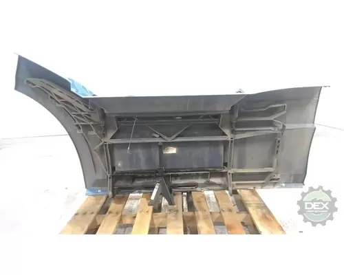 VOLVO VNL300 8916 chassis fairings