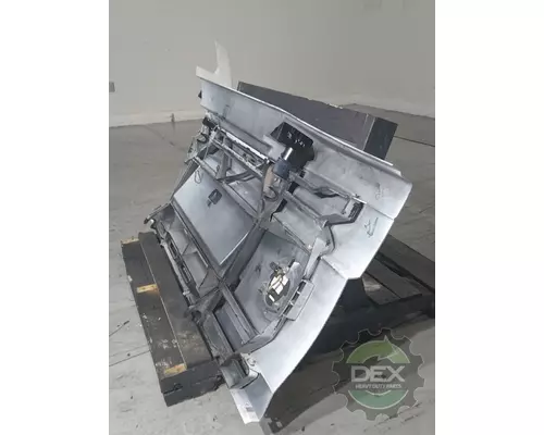 VOLVO VNL300 8916 chassis fairings