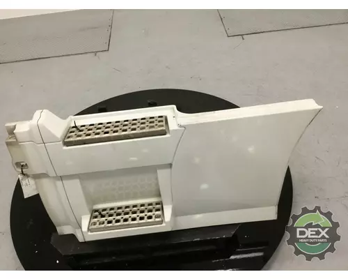 VOLVO VNL300 8916 chassis fairings