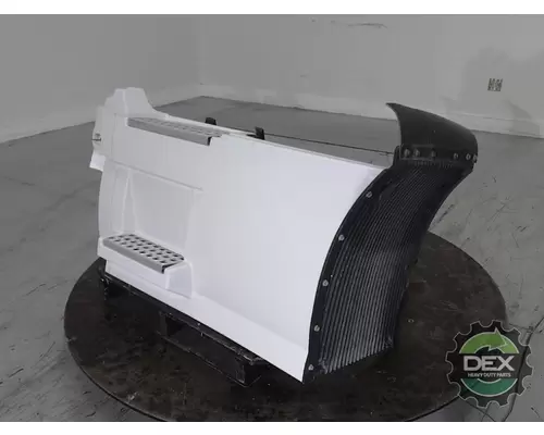 VOLVO VNL300 8916 chassis fairings