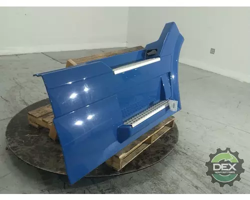 VOLVO VNL300 8916 chassis fairings