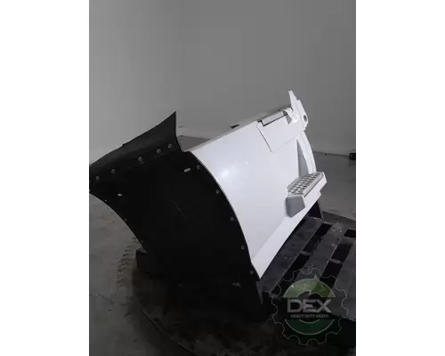 VOLVO VNL300 8916 chassis fairings