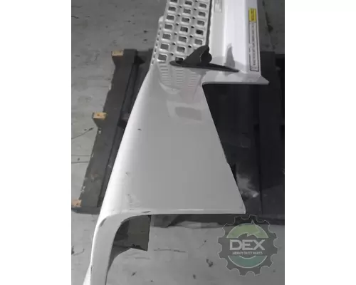 VOLVO VNL300 8916 chassis fairings