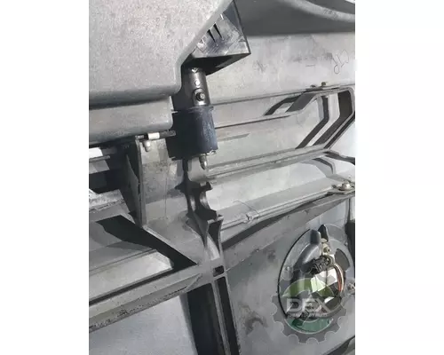 VOLVO VNL300 8916 chassis fairings