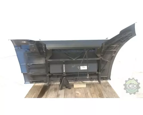 VOLVO VNL300 8916 chassis fairings