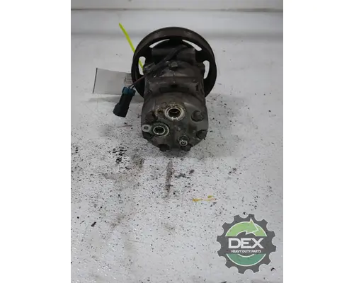 VOLVO VNL300 Air Conditioner Compressor