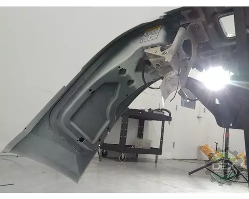 VOLVO VNL300 Bumper Assembly, Front