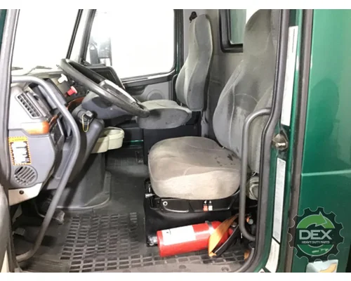 VOLVO VNL300 Cab