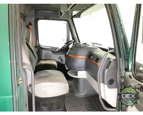 VOLVO VNL300 Cab