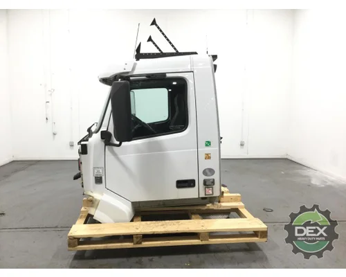 VOLVO VNL300 Cab