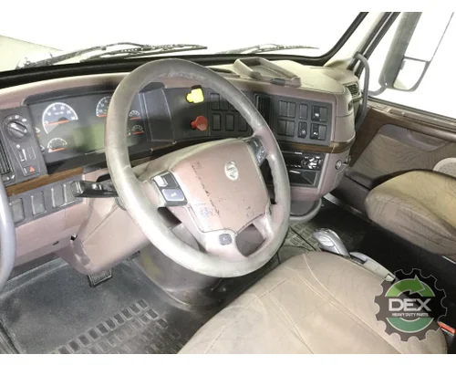 VOLVO VNL300 Cab