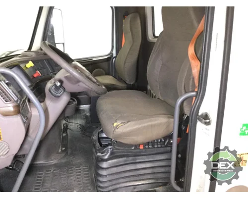 VOLVO VNL300 Cab
