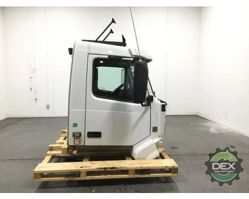 VOLVO VNL300 Cab