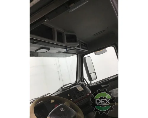 VOLVO VNL300 Cab