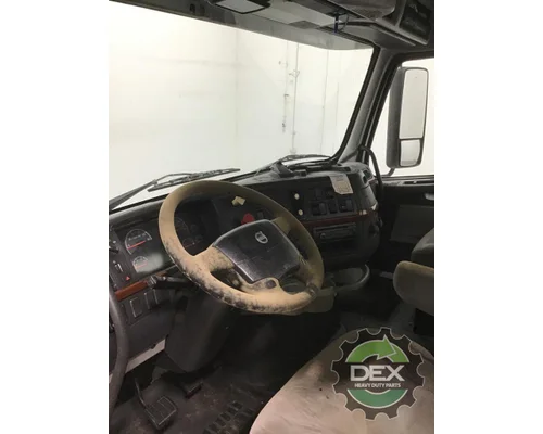 VOLVO VNL300 Cab