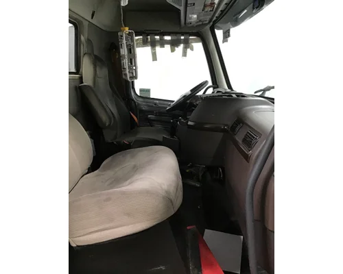 VOLVO VNL300 Cab