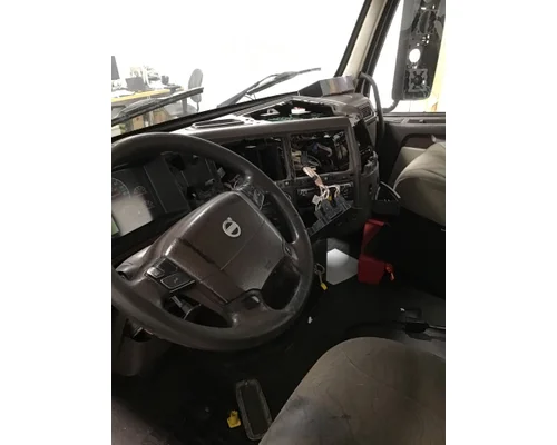 VOLVO VNL300 Cab