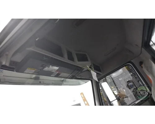 VOLVO VNL300 Cab