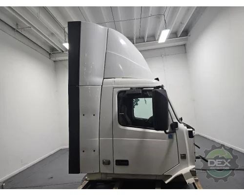 VOLVO VNL300 Cab