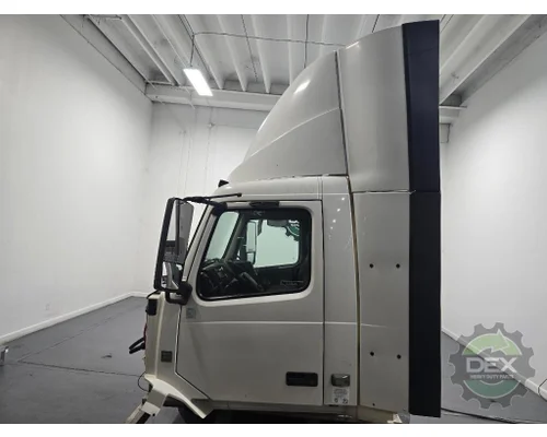 VOLVO VNL300 Cab